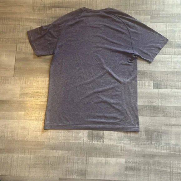 Purple Lululemon men’s shirt - Picture 2 of 3